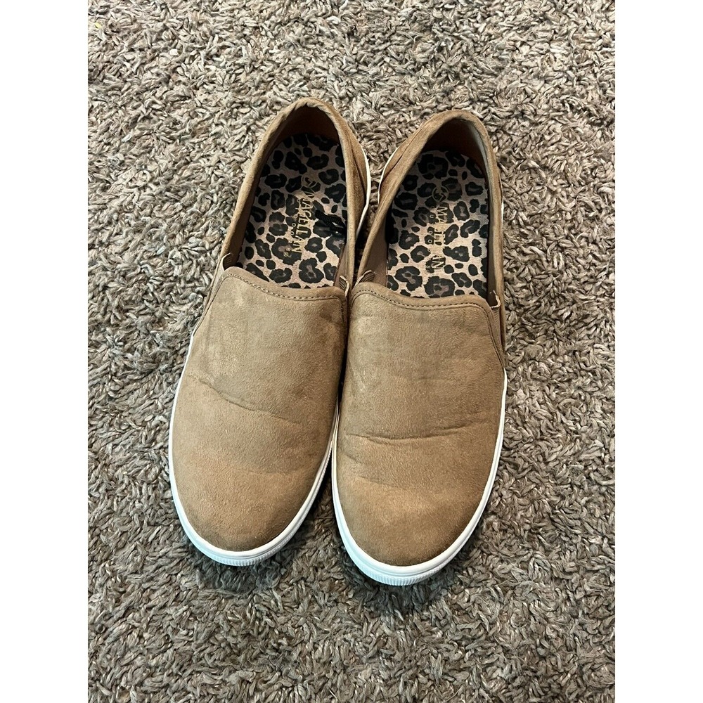 Magellan Women's‎ Casual Slip-on Faux Leather Shoes Sneakers Size 9 Good Cond!